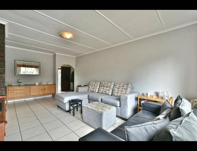 5 BEDROOM HOUSE FOR SALE IN ALBEMARLE